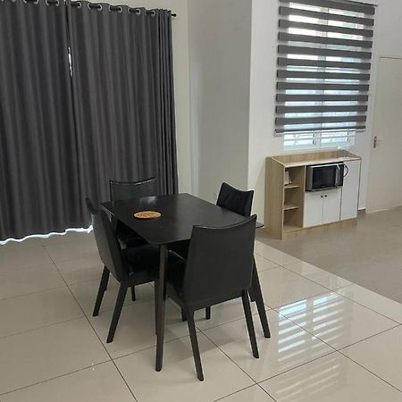 Bungalow Homestay Jasin Perdana ภายนอก รูปภาพ