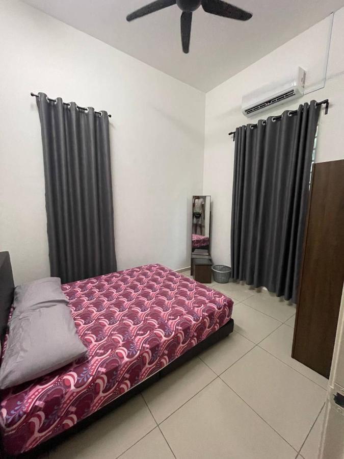 Bungalow Homestay Jasin Perdana ภายนอก รูปภาพ