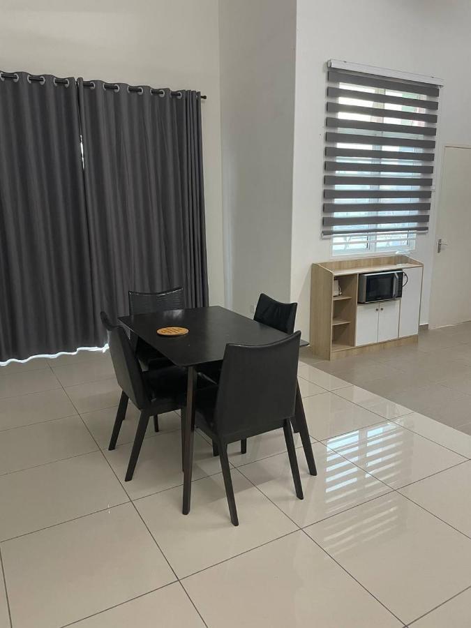 Bungalow Homestay Jasin Perdana ภายนอก รูปภาพ
